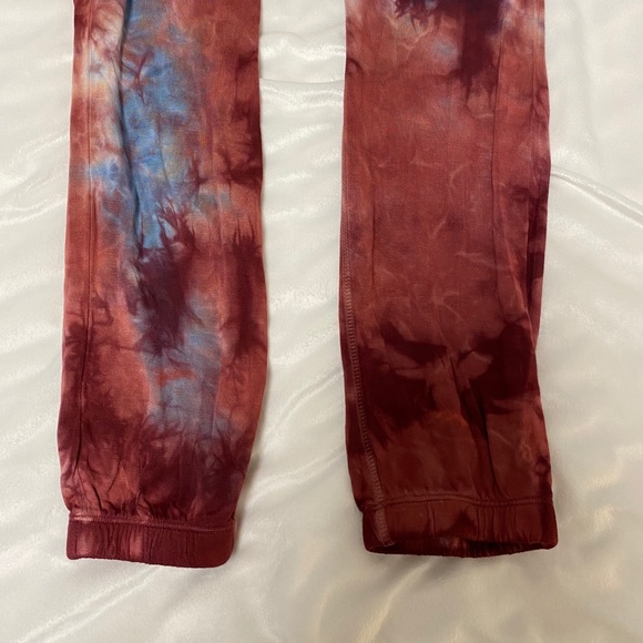 Sweatpants Set - Picture 3 of 7